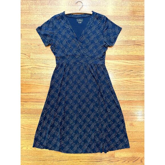 L.L. Bean Women's Summer Knit Dress Sz M Short Sleeve Navy Blue Empire Waist - Picture 5 of 10